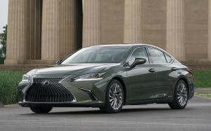 Lexus ES300h 2018 года (NA)